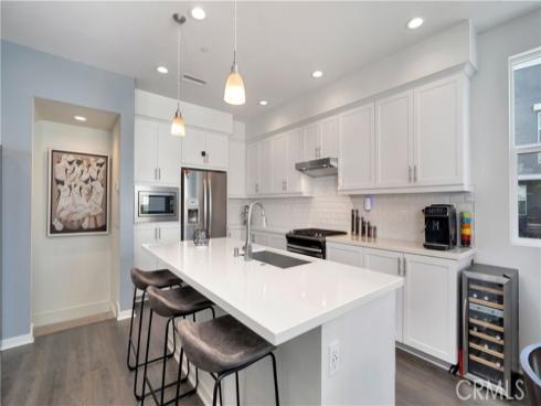 125  Allusion  , Irvine, CA