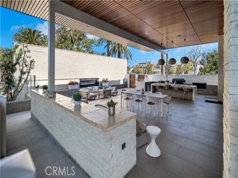 125  Allusion  , Irvine, CA