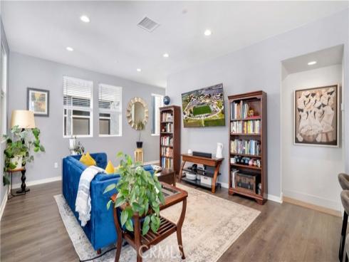 125  Allusion  , Irvine, CA