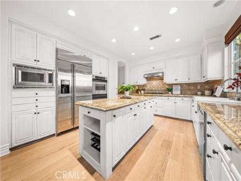 33  Modesto  , Irvine, CA