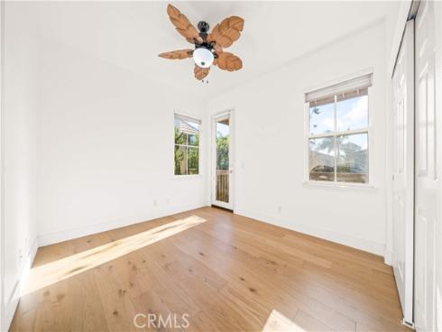 33  Modesto  , Irvine, CA