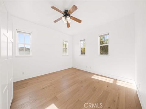 33  Modesto  , Irvine, CA