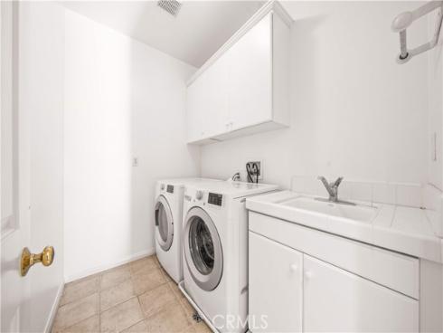 33  Modesto  , Irvine, CA