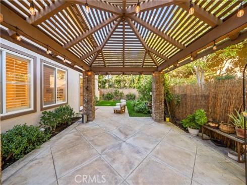 33  Modesto  , Irvine, CA