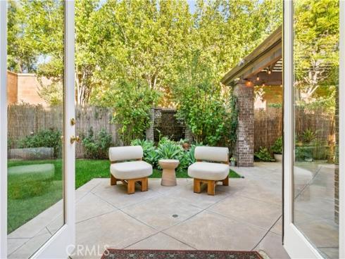 33  Modesto  , Irvine, CA