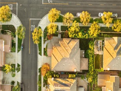 33  Modesto  , Irvine, CA