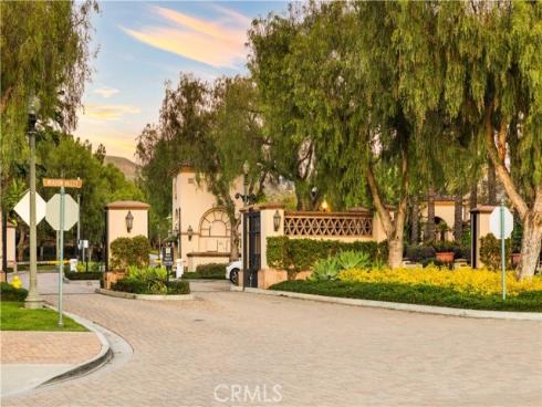 33  Modesto  , Irvine, CA