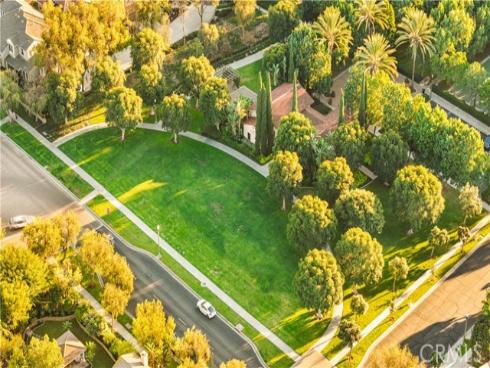 33  Modesto  , Irvine, CA