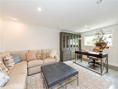 111  Hillcrest  , Irvine, CA