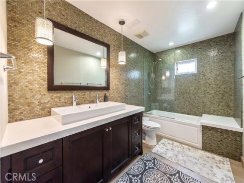 111  Hillcrest  , Irvine, CA