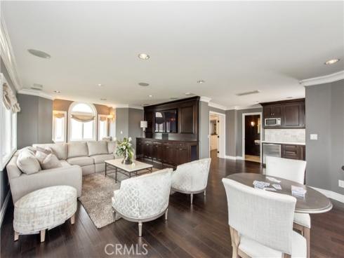 111  Hillcrest  , Irvine, CA