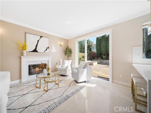 21  National Place  , Irvine, CA