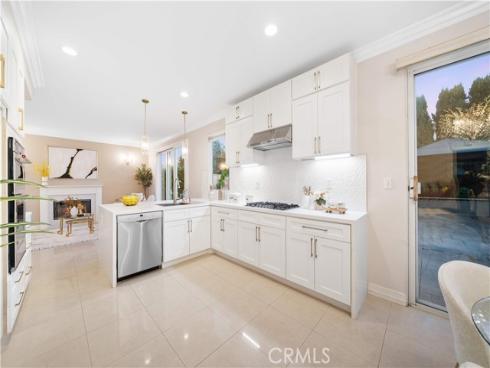 21  National Place  , Irvine, CA