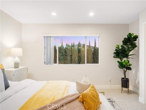 21  National Place  , Irvine, CA