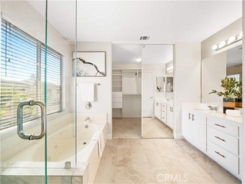 21  National Place  , Irvine, CA