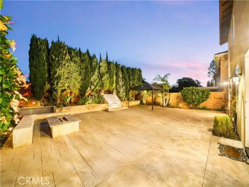 21  National Place  , Irvine, CA