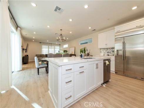 200  Zawn  , Irvine, CA