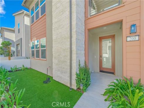 200  Zawn  , Irvine, CA