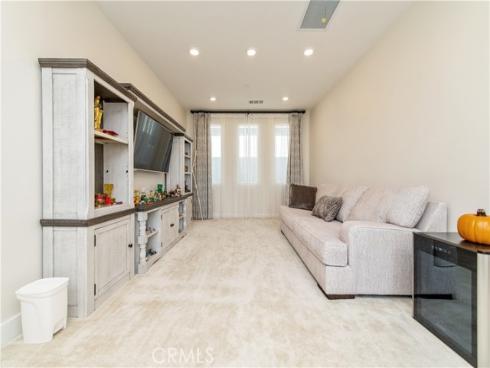 200  Zawn  , Irvine, CA