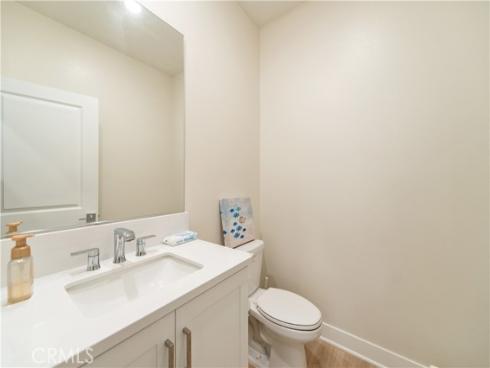 200  Zawn  , Irvine, CA