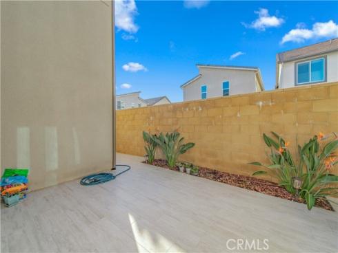 200  Zawn  , Irvine, CA