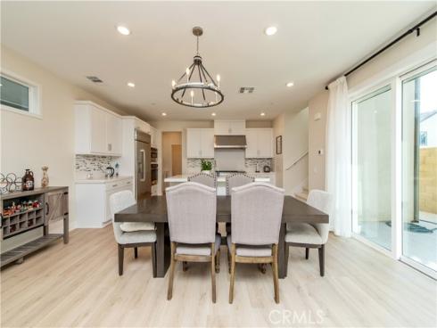 200  Zawn  , Irvine, CA