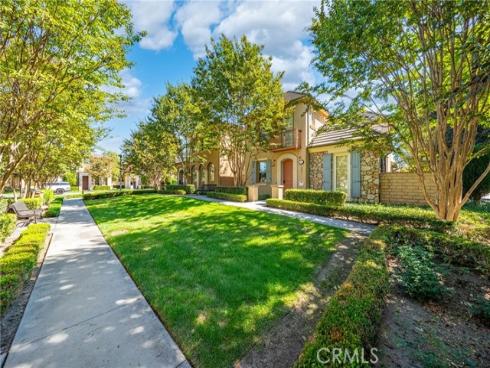 26  Twin Gables  , Irvine, CA