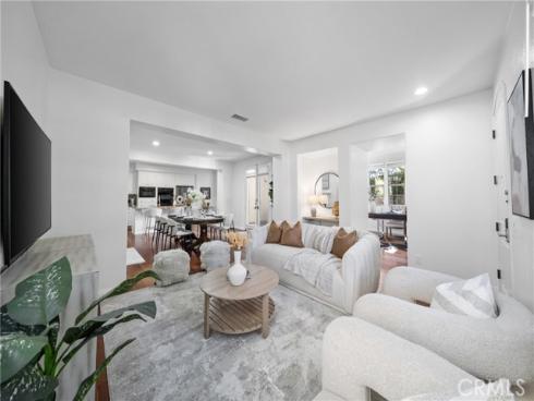 26  Twin Gables  , Irvine, CA