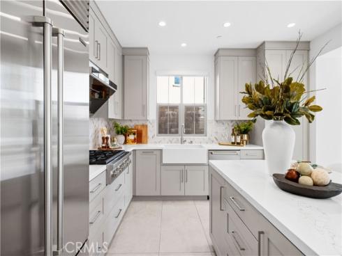 106  Albero  , Irvine, CA