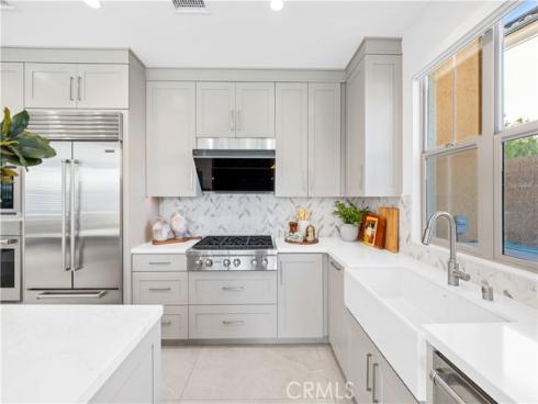 106  Albero  , Irvine, CA