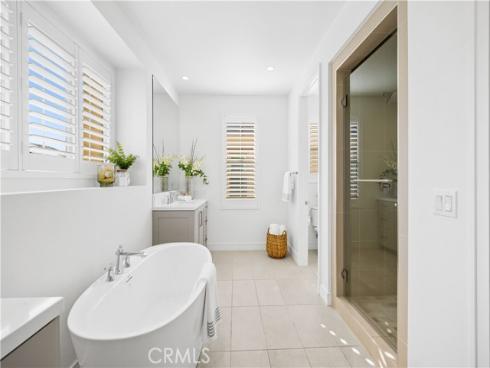 106  Albero  , Irvine, CA