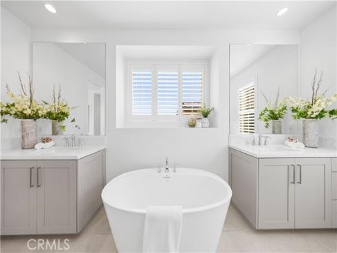 106  Albero  , Irvine, CA