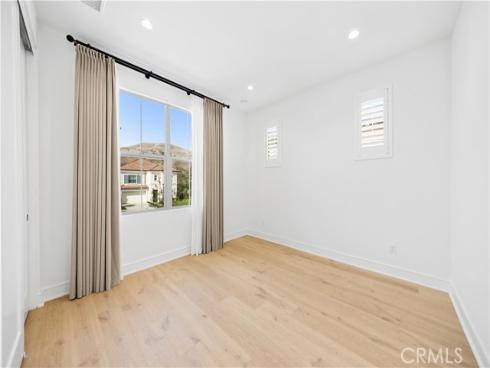 106  Albero  , Irvine, CA