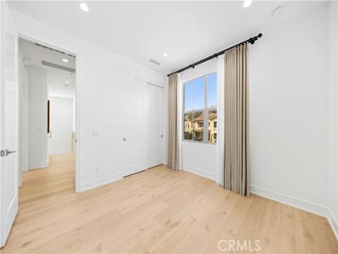 106  Albero  , Irvine, CA