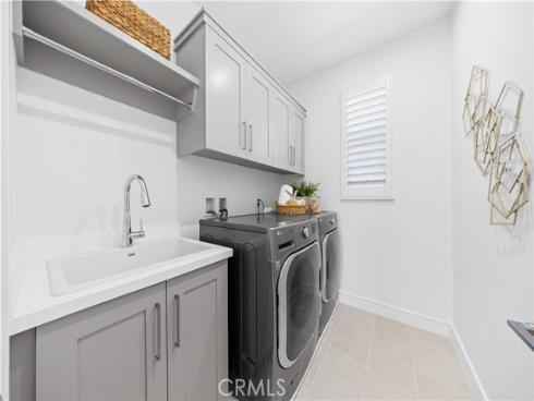 106  Albero  , Irvine, CA