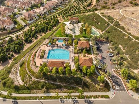 106  Albero  , Irvine, CA