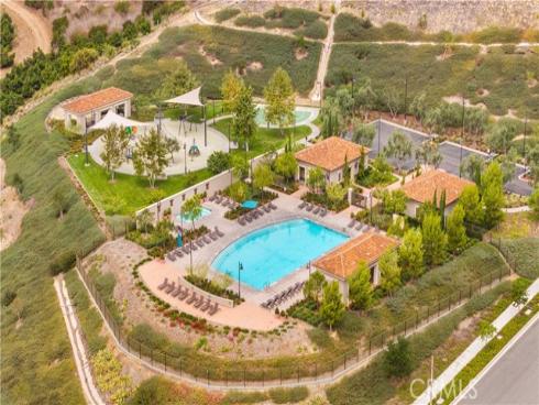 106  Albero  , Irvine, CA