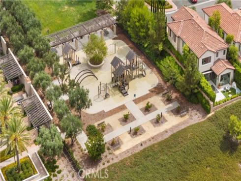 106  Albero  , Irvine, CA