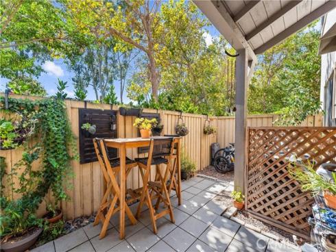 3 Smokestone , Irvine, CA