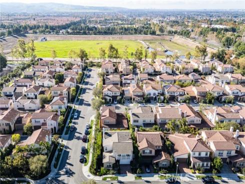 34  Great Lawn  , Irvine, CA