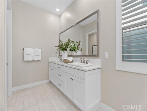 110  Spiral  , Irvine, CA