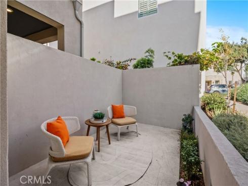 110  Spiral  , Irvine, CA