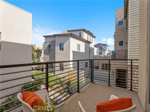 110  Spiral  , Irvine, CA