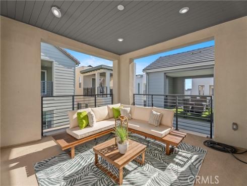 110  Spiral  , Irvine, CA