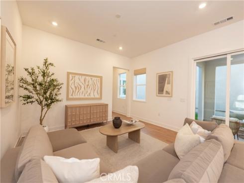 317  Sora  , Irvine, CA