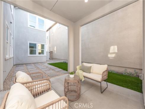 317  Sora  , Irvine, CA