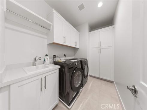 168  Somera  , Irvine, CA