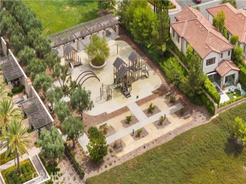 168  Somera  , Irvine, CA