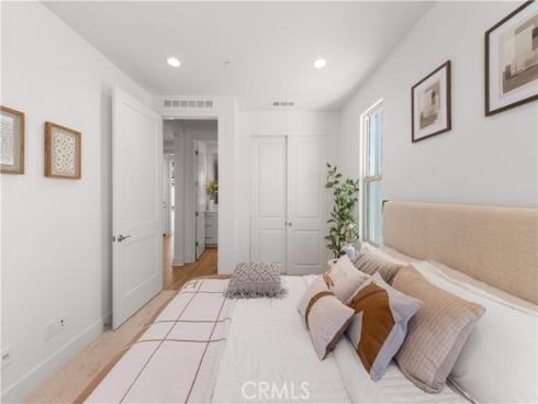 168  Somera  , Irvine, CA