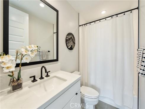 216 Stage , Irvine, CA